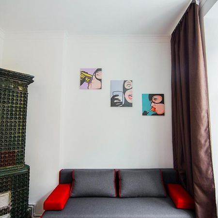 Pop Art Hostel Lviv Buitenkant foto