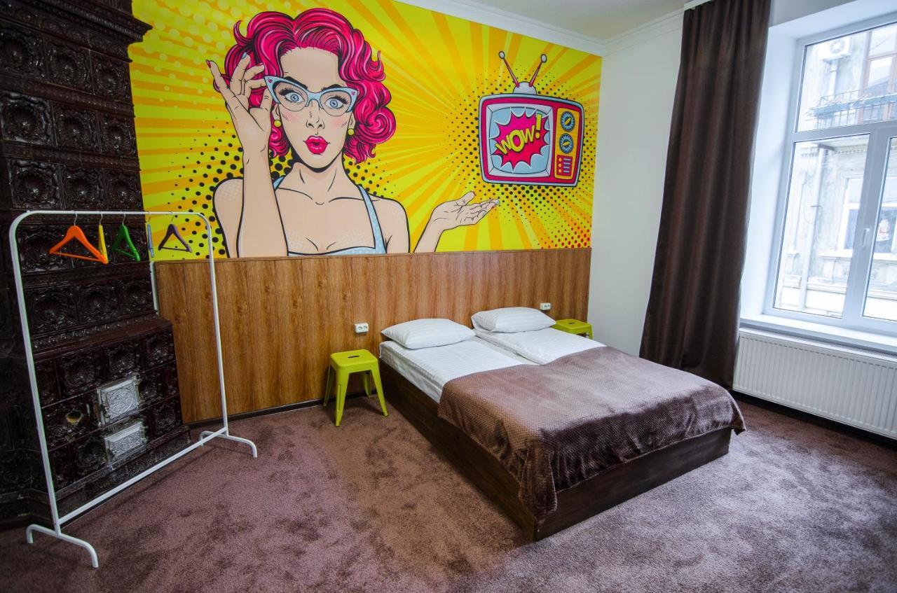 Pop Art Hostel Lviv Buitenkant foto