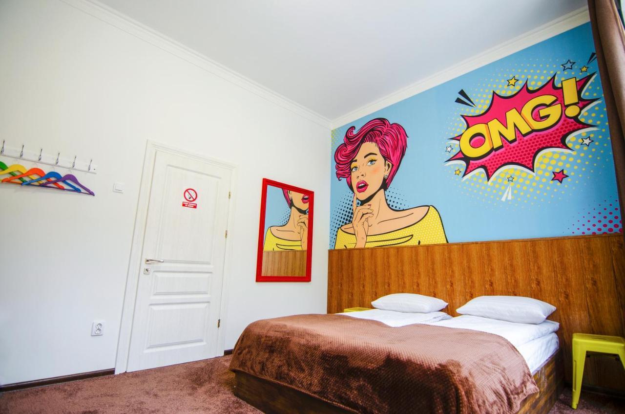 Pop Art Hostel Lviv Buitenkant foto