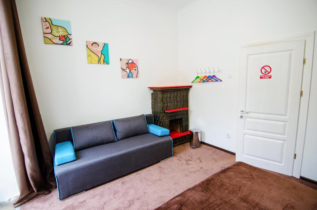 Pop Art Hostel Lviv Buitenkant foto