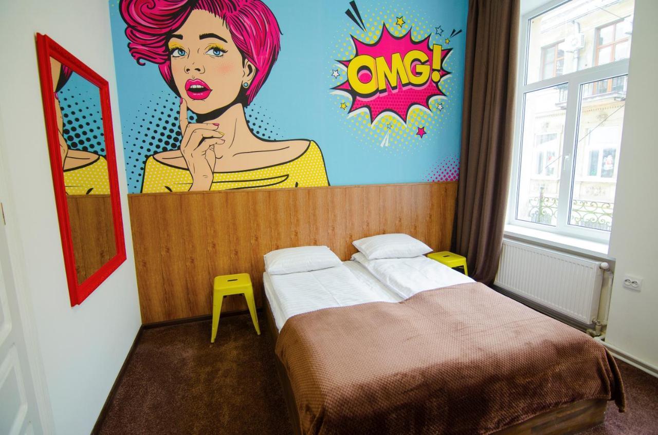 Pop Art Hostel Lviv Buitenkant foto