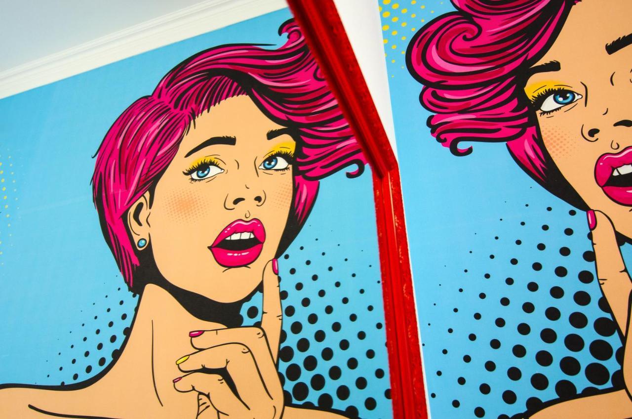 Pop Art Hostel Lviv Buitenkant foto
