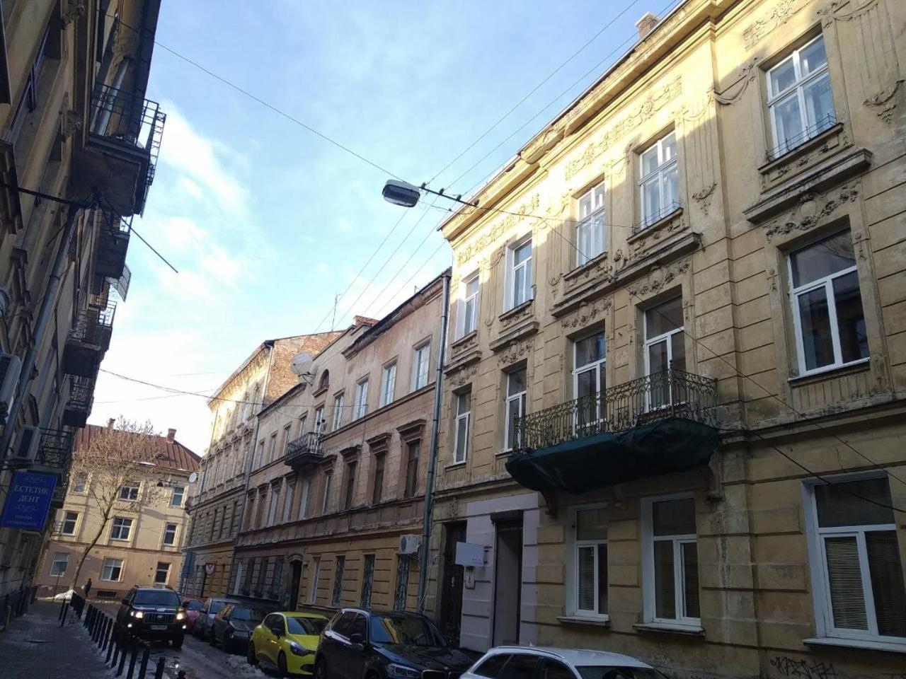 Pop Art Hostel Lviv Buitenkant foto